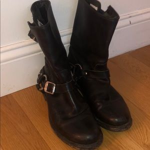 FRYE BOOTS ALMOST LIKE NEW